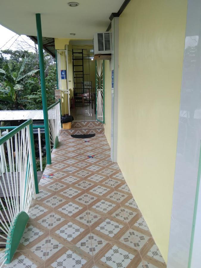 Rms Travellers Inn Poro Esterno foto