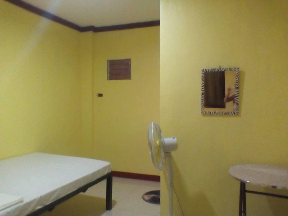 Rms Travellers Inn Poro Esterno foto